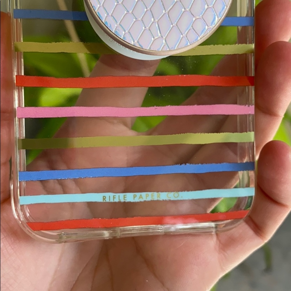 iPhone Max (smaller version) Case w/ Popsocket - Picture 5 of 5